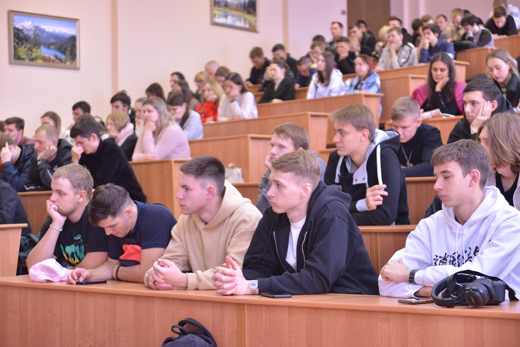 Встреча со студентами.jpg